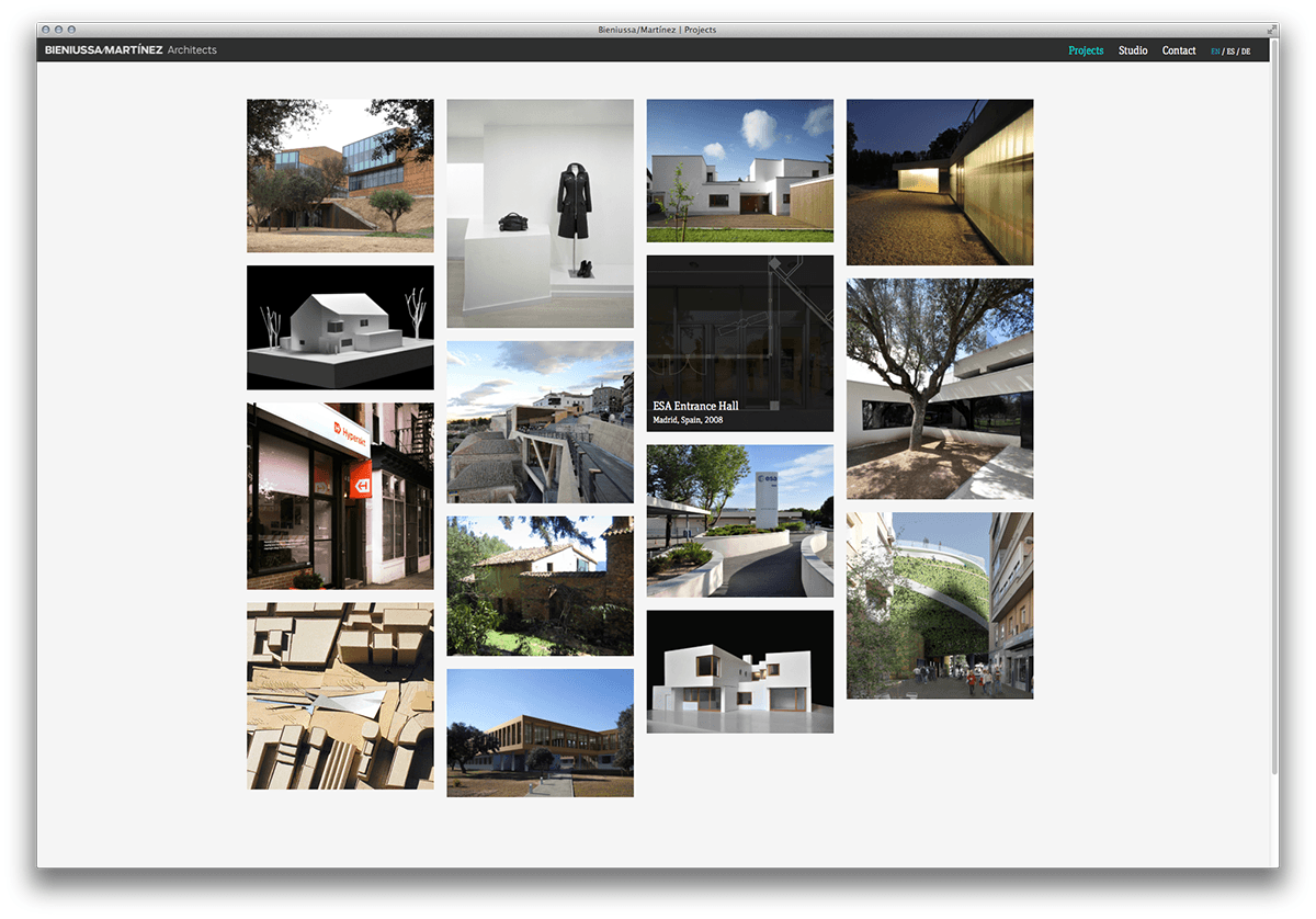 A computer screen displays a grid layout of 16 architectural project photos. The images show a variety of modern buildings, interiors, and designs, all showcasing sleek, minimalist styles and innovative structures. The page header reads "BIENUSAU-MARTHREZ Arquitectos.